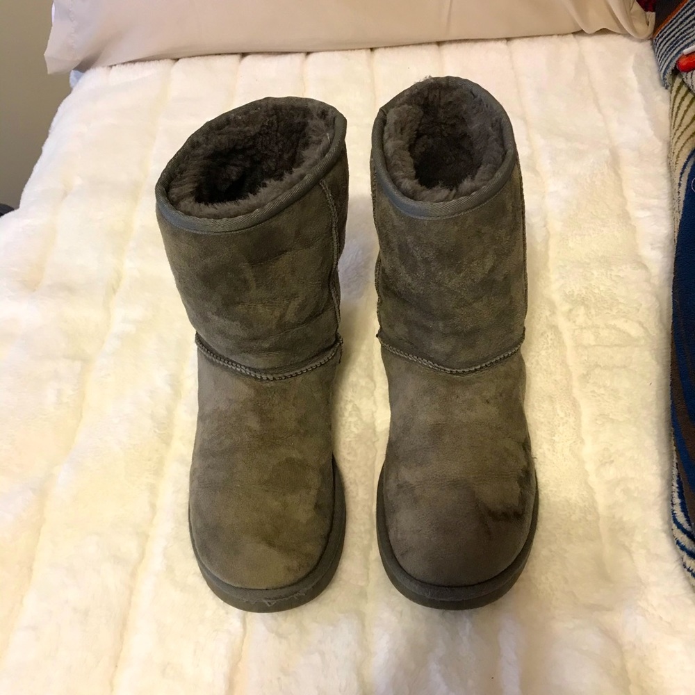 UGG boots in gray. Women’s size 7 wide.